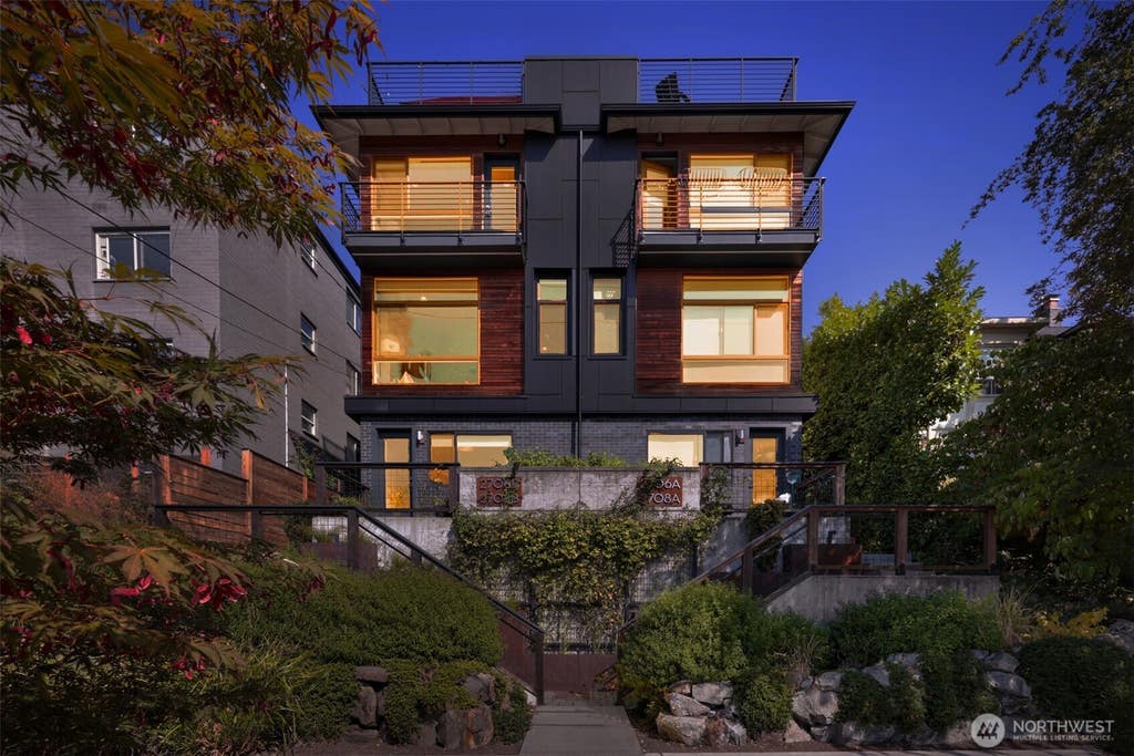 Photo of 2708 Franklin Avenue E #B, Seattle, WA 98102 (MLS # 2571733)