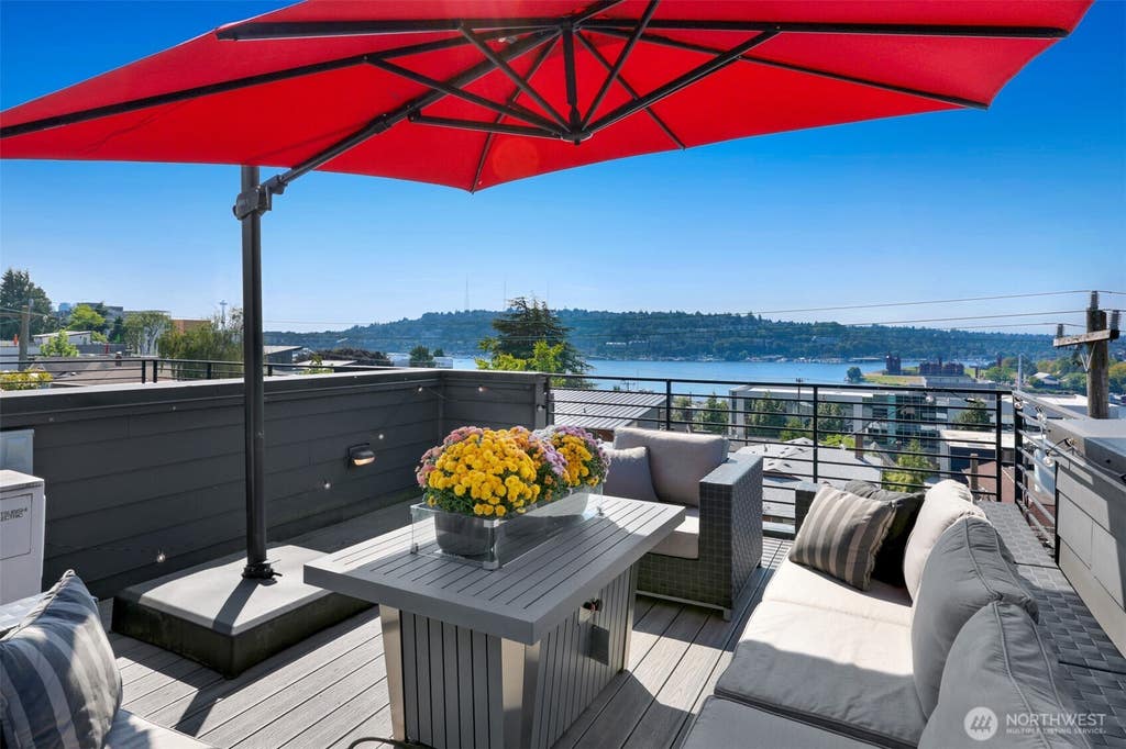 Photo of 2708 Franklin Avenue E #B, Seattle, WA 98102 (MLS # 2571733)
