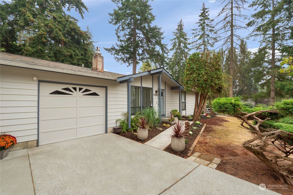 Photo of 3504 200th Place SW, Lynnwood, WA 98036 (MLS # 2125328)
