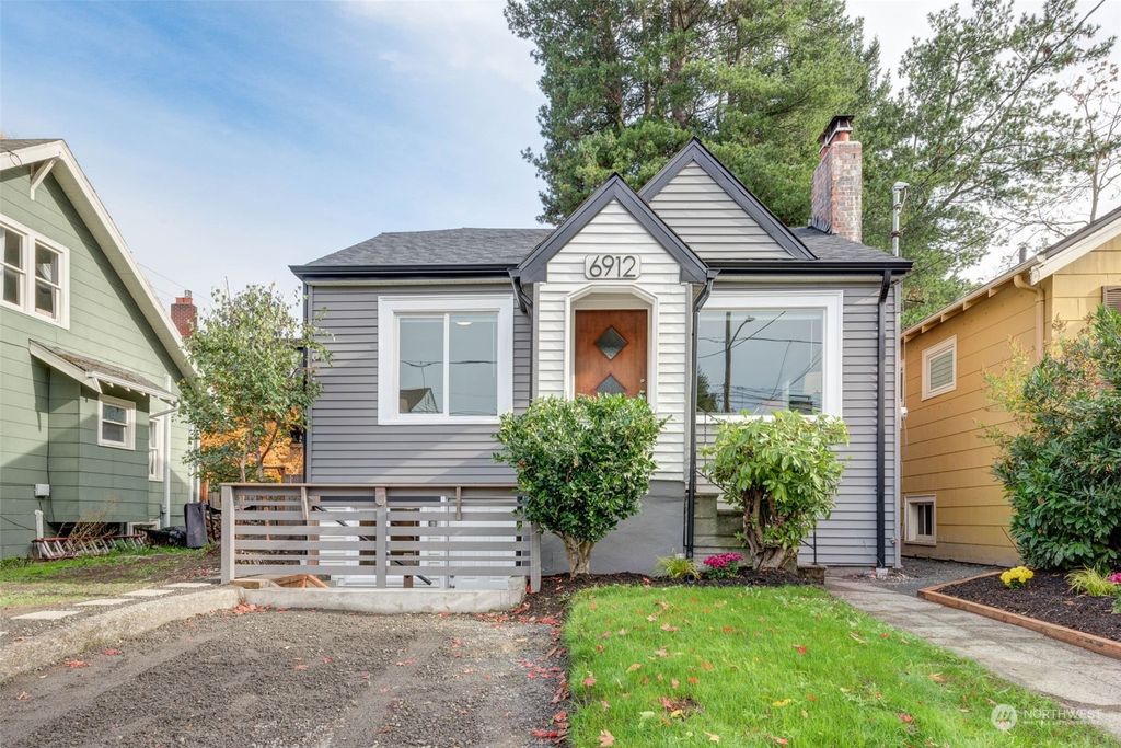 Photo of 6912 15th Avenue NE, Seattle, WA 98115 (MLS # 2178105)