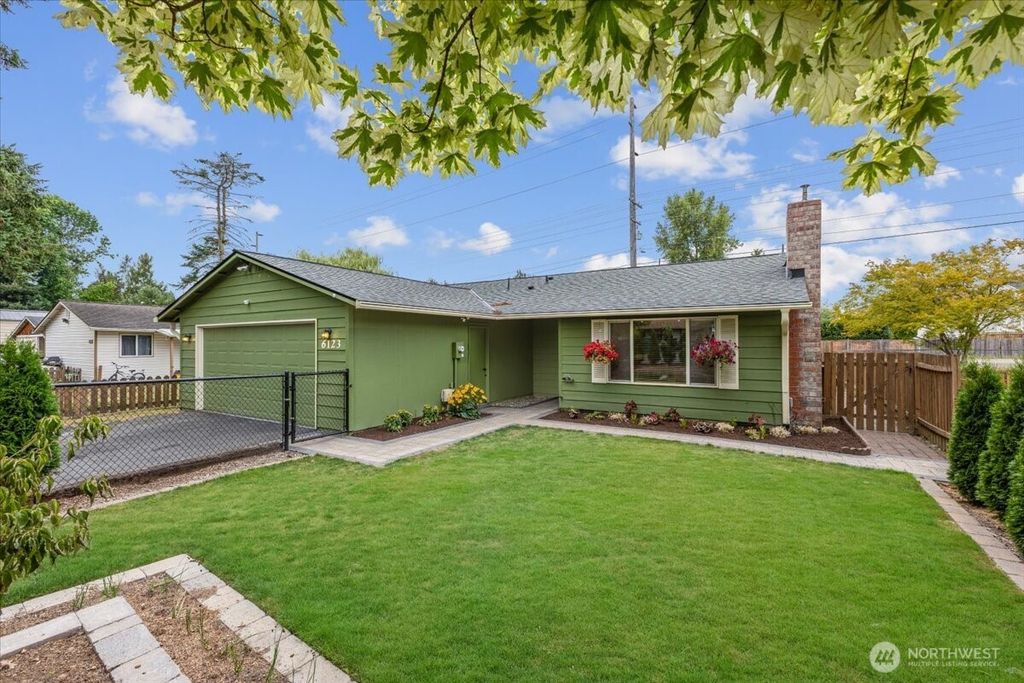 Photo of 6123 99th Place NE, Marysville, WA 98270 (MLS # 2437392)