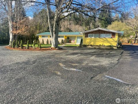 Photo of 310 W Pine Street, Elma, WA 98541 (MLS # 2516041)