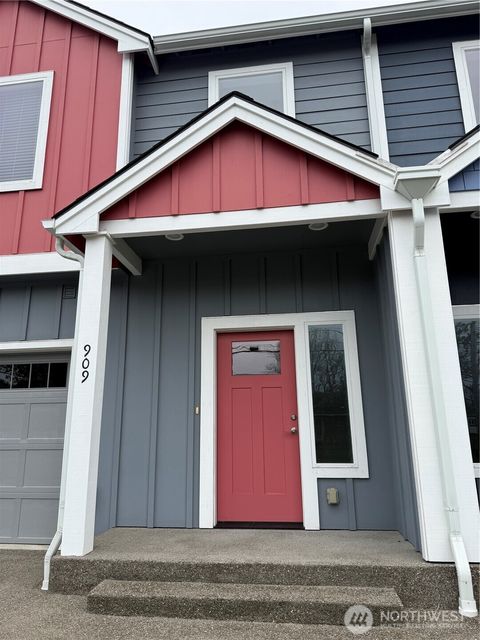 Photo of 909 Washington Avenue S, Long Beach, WA 98631 (MLS # 2483179)