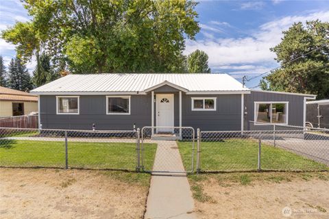Photo of 128 N June Avenue, East Wenatchee, WA 98802 (MLS # 2420959)