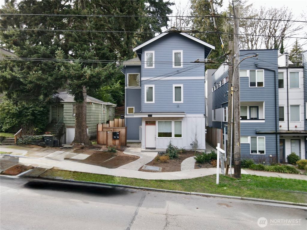 Photo of 2613 3rd Avenue W, Seattle, WA 98119 (MLS # 2492413)