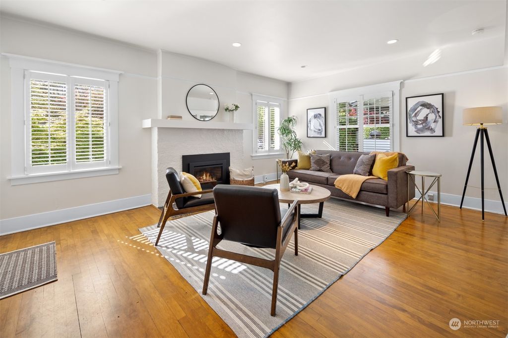 Photo of 4700 4th Avenue NE, Seattle, WA 98105 (MLS # 2229995)