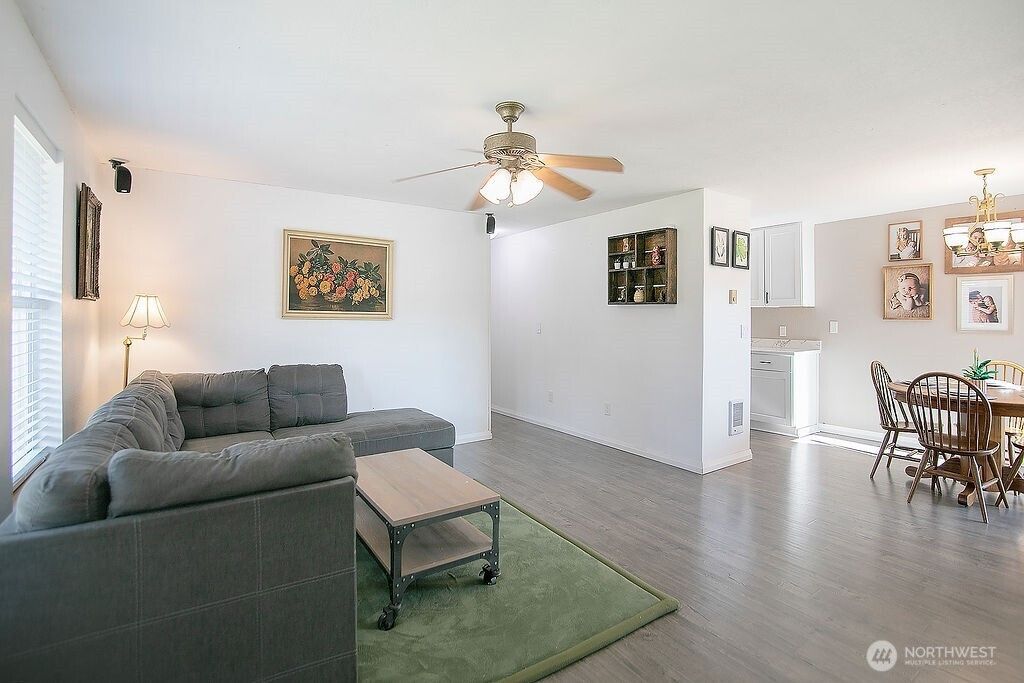 Photo of 535 Diane Street SW, Castle Rock, WA 98611 (MLS # 2531113)