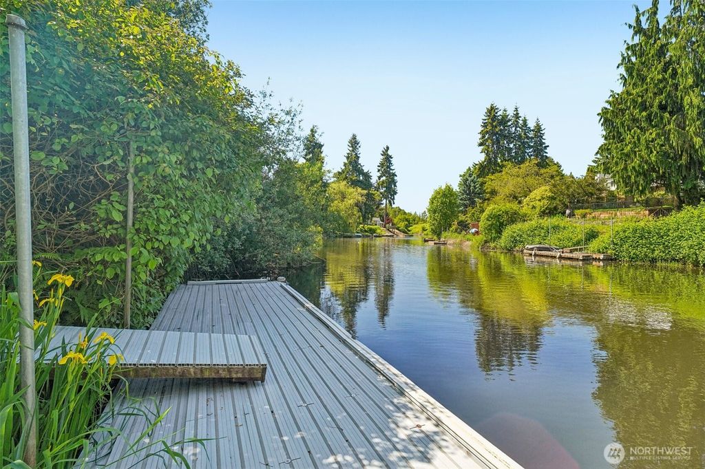 Photo of 11112 E Riverside Drive, Bothell, WA 98011 (MLS # 2381734)