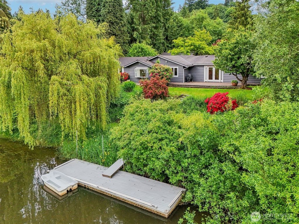 Photo of 11112 E Riverside Drive, Bothell, WA 98011 (MLS # 2381734)