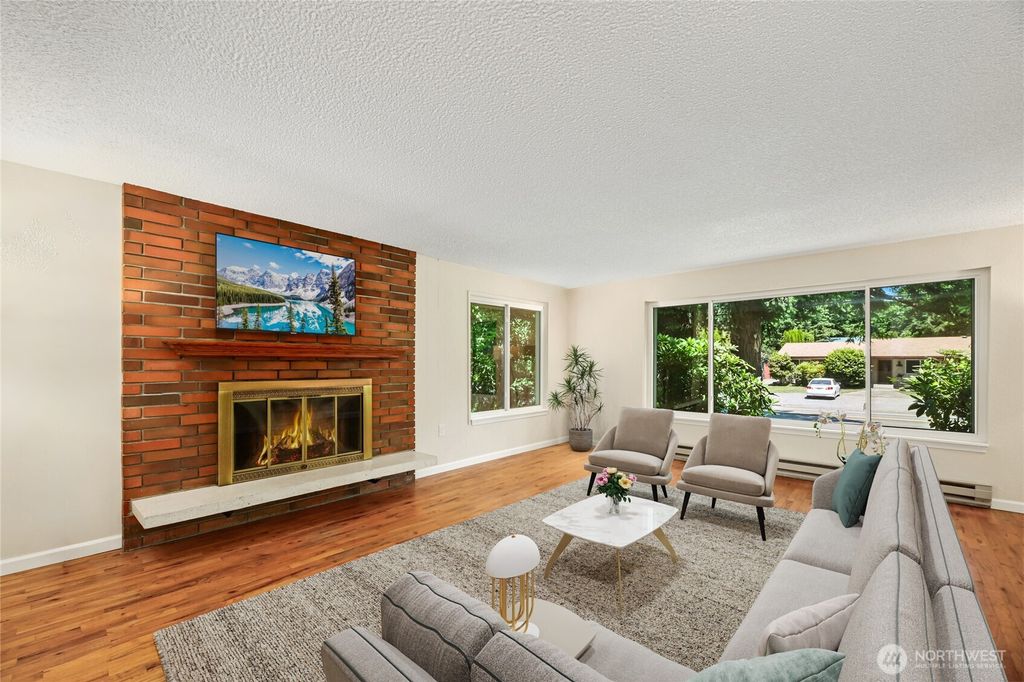 Photo of 17555 SE 134th Street, Renton, WA 98059 (MLS # 2392479)
