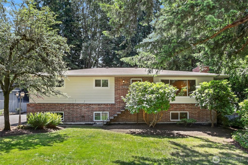 Photo of 17555 SE 134th Street, Renton, WA 98059 (MLS # 2392479)