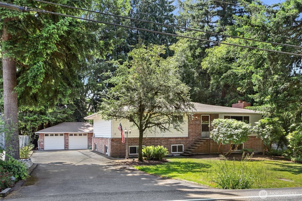 Photo of 17555 SE 134th Street, Renton, WA 98059 (MLS # 2392479)