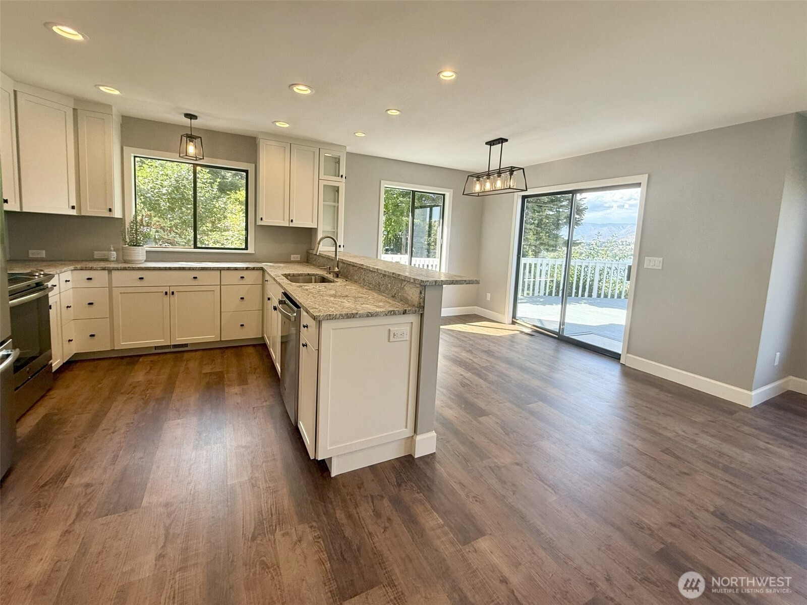 4124 Lakeview Place
