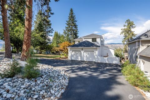 Photo of 4124 Lakeview Place, Chelan, WA 98816 (MLS # 2414071)
