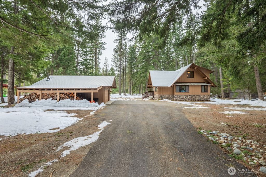 Photo of 180 Why Worry Lane, Ronald, WA 98940 (MLS # 2465783)