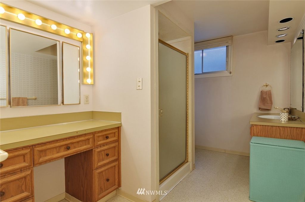 listing image 9364142421447464807