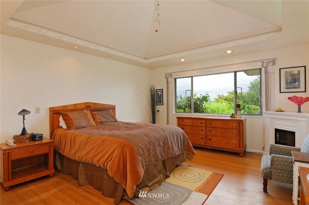 listing image 9365521639291030422