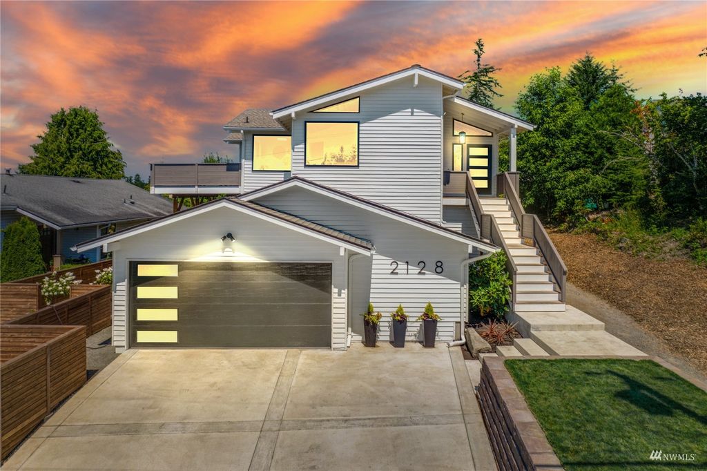 Photo of 2128 NW 199th Street, Shoreline, WA 98177 (MLS # 1993508)