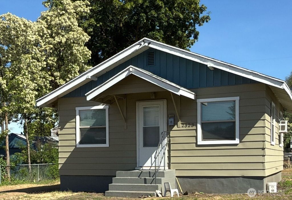 Photo of 2323 E Rich Avenue, Spokane, WA 99207 (MLS # 2467011)