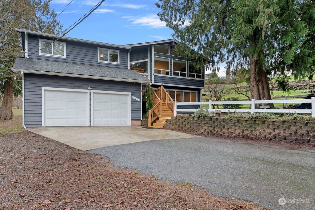 Photo of 12529 87th Place SE, Snohomish, WA 98920 (MLS # 2027450)