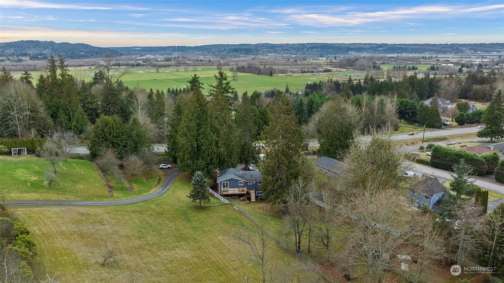 Photo of 12529 87th Place SE, Snohomish, WA 98920 (MLS # 2027450)