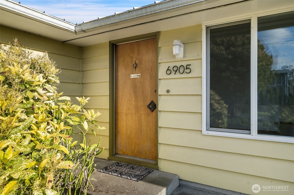 Photo of 6905 S 130th Street, Seattle, WA 98178 (MLS # 2370645)