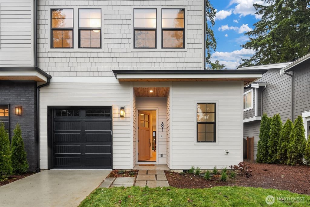 Photo of 891 166th Avenue NE, Bellevue, WA 98008 (MLS # 2460752)