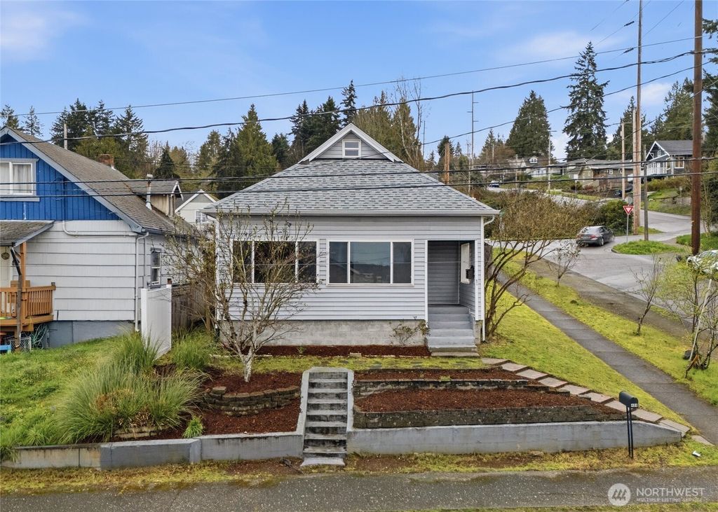 Photo of 403 S Lafayette Avenue, Bremerton, WA 98312 (MLS # 2498473)