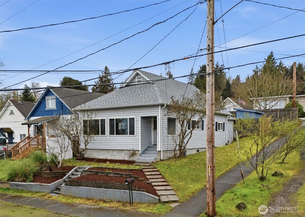 Photo of 403 S Lafayette Avenue, Bremerton, WA 98312 (MLS # 2498473)