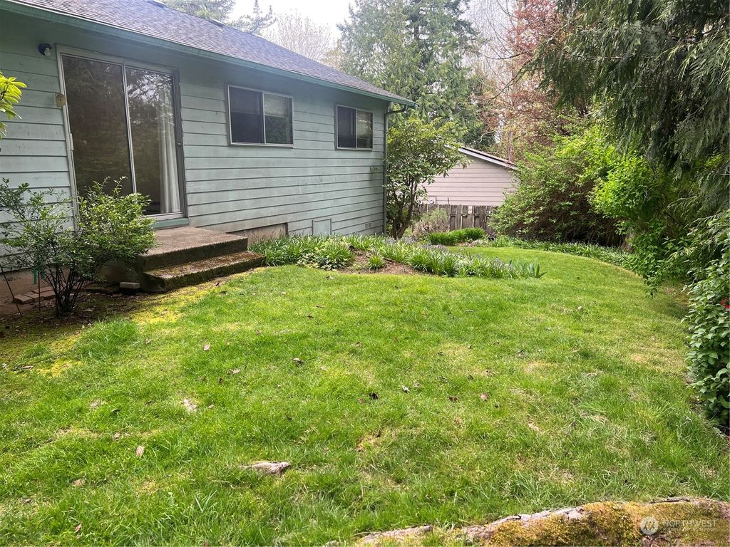 Photo of 16808 NE 105th Street, Redmond, WA 98052 (MLS # 2065348)