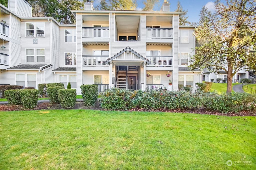 Photo of 33020 10th Avenue SW #AA303, Federal Way, WA 98023 (MLS # 2324177)