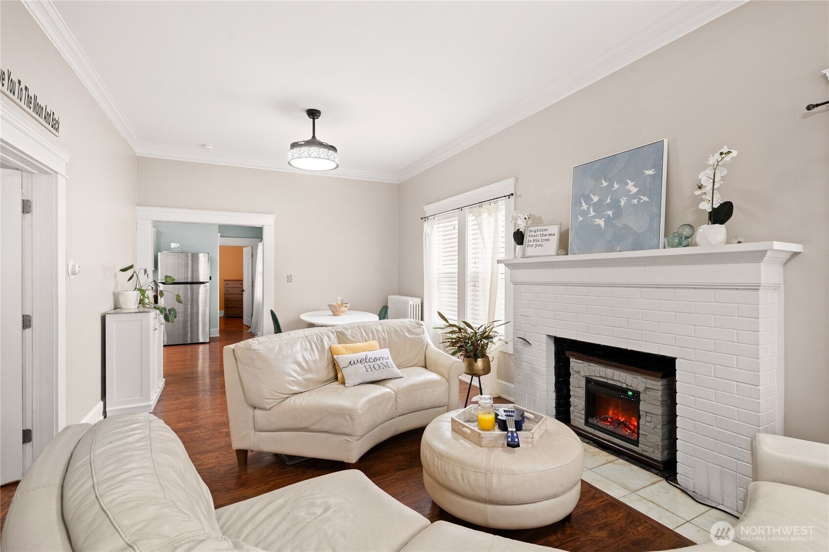 305 W 6th Street