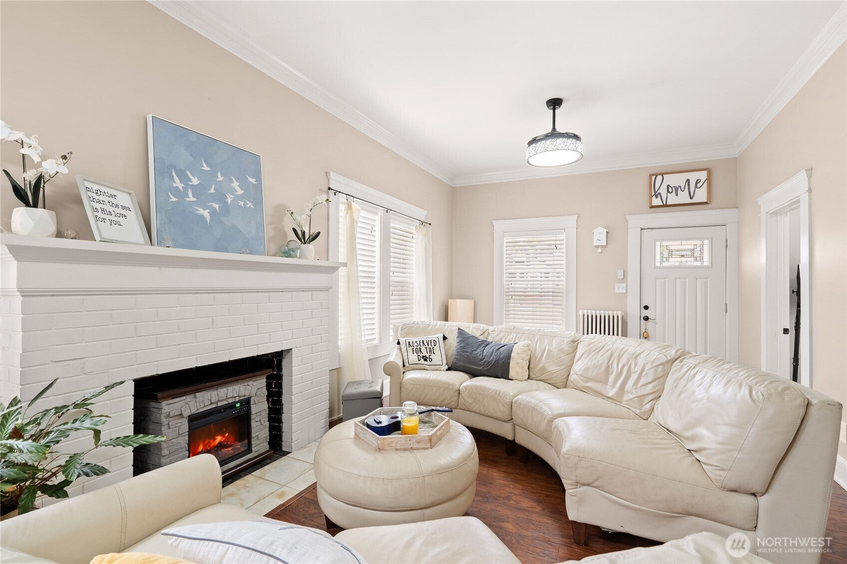 305 W 6th Street