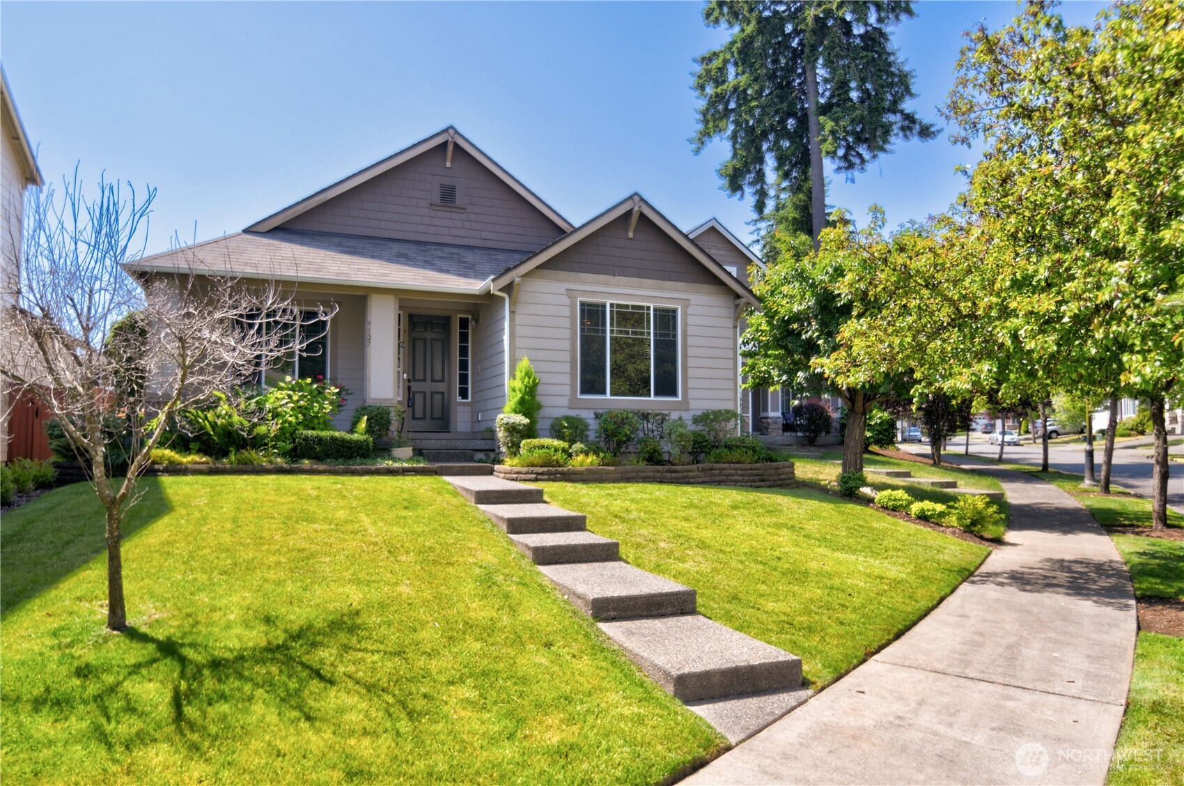 9127 Perwinkle Loop NE