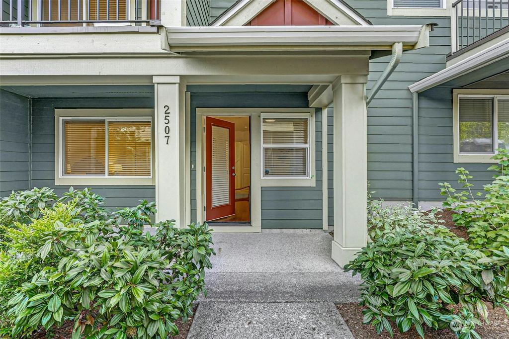 Photo of 2507 NE Mulberry Walk Walk, Issaquah, WA 98029 (MLS # 2246640)
