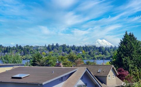 911 N 72nd Street Seattle WA 98103