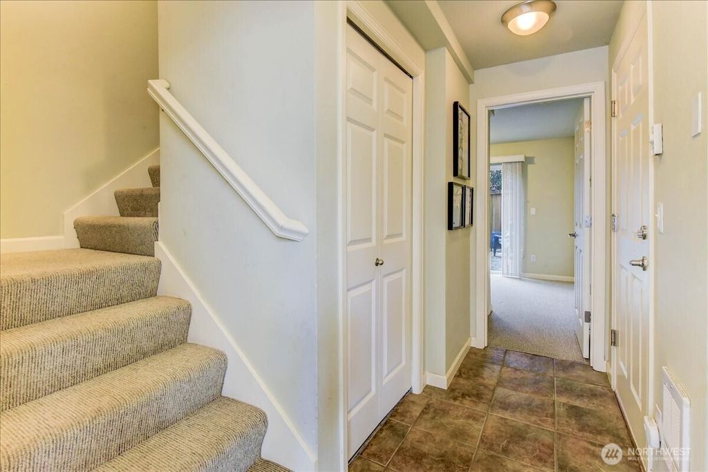 Photo of 8517 Interlake Avenue N #B, Seattle, WA 98103 (MLS # 2352826)