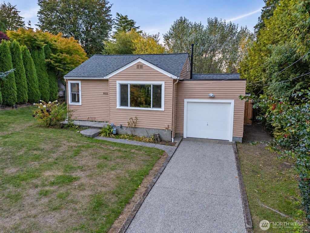 Photo of 5522 NE 193rd Street, Lake Forest Park, WA 98155 (MLS # 2593372)