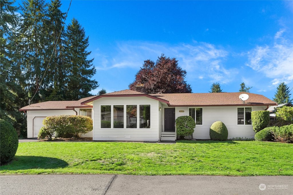 Photo of 15021 135 Avenue SE, Renton, WA 98058 (MLS # 2173450)