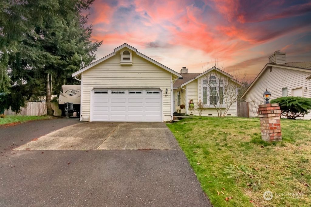 Photo of 733 S 313th Street, Federal Way, WA 98003 (MLS # 2037988)