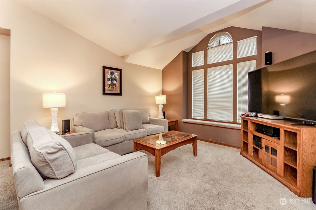 Photo of 733 S 313th Street, Federal Way, WA 98003 (MLS # 2037988)