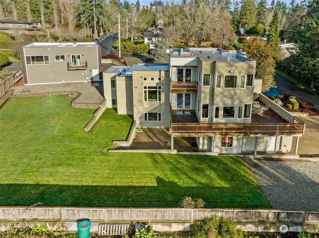 Photo of 315 S 219th Street, Normandy Park, WA 98198 (MLS # 2181549)