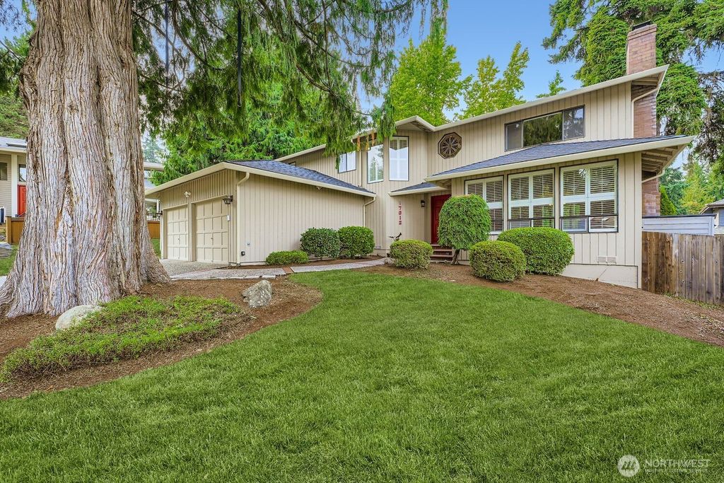 Photo of 17012 SE 40th Court, Bellevue, WA 98008 (MLS # 2428412)