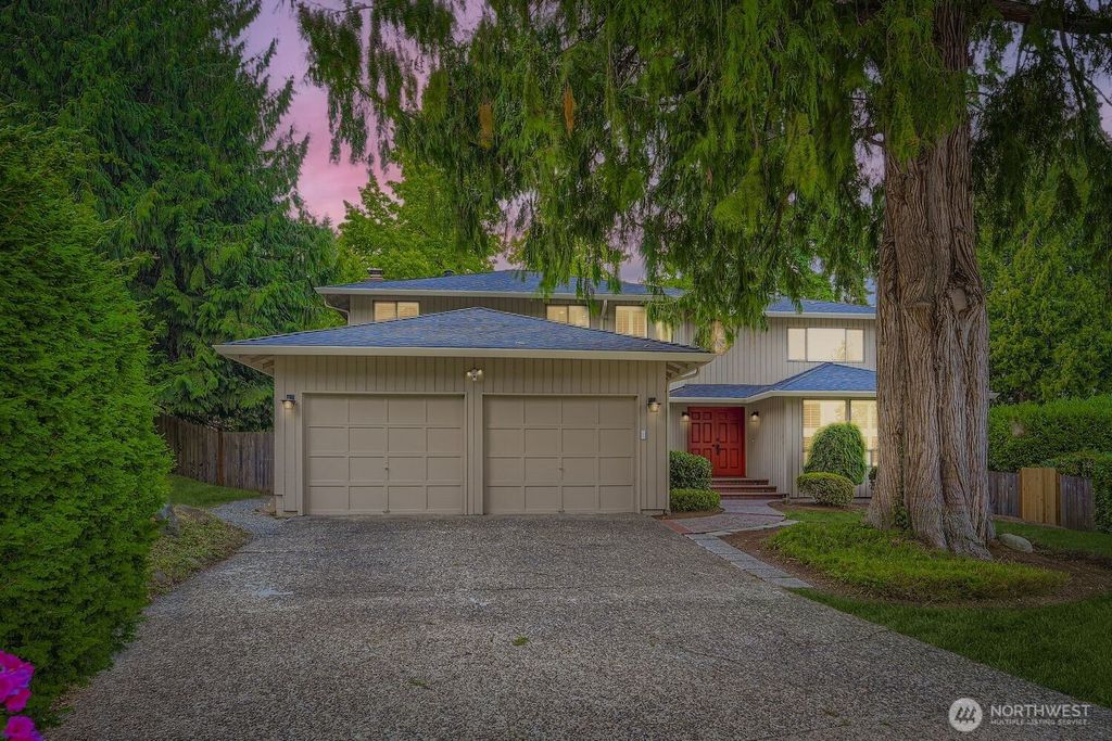 Photo of 17012 SE 40th Court, Bellevue, WA 98008 (MLS # 2428412)