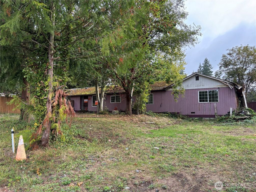 Photo of 18421 44th Avenue W, Lynnwood, WA 98037 (MLS # 2520488)