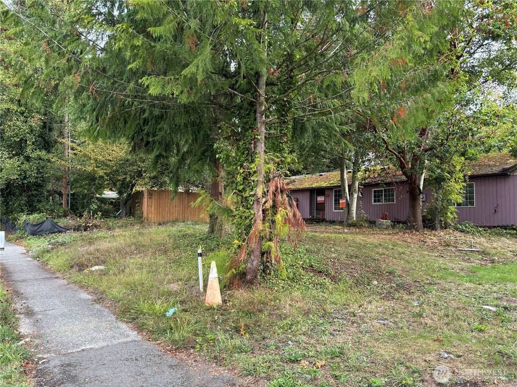 Photo of 18421 44th Avenue W, Lynnwood, WA 98037 (MLS # 2520488)