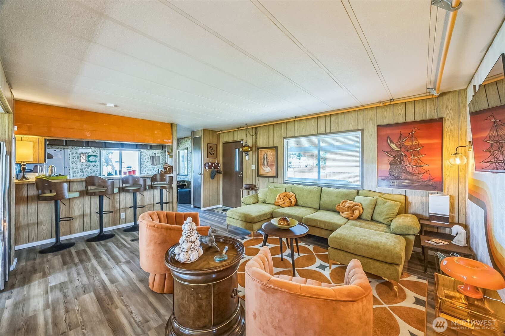 700 S Rain Street NE