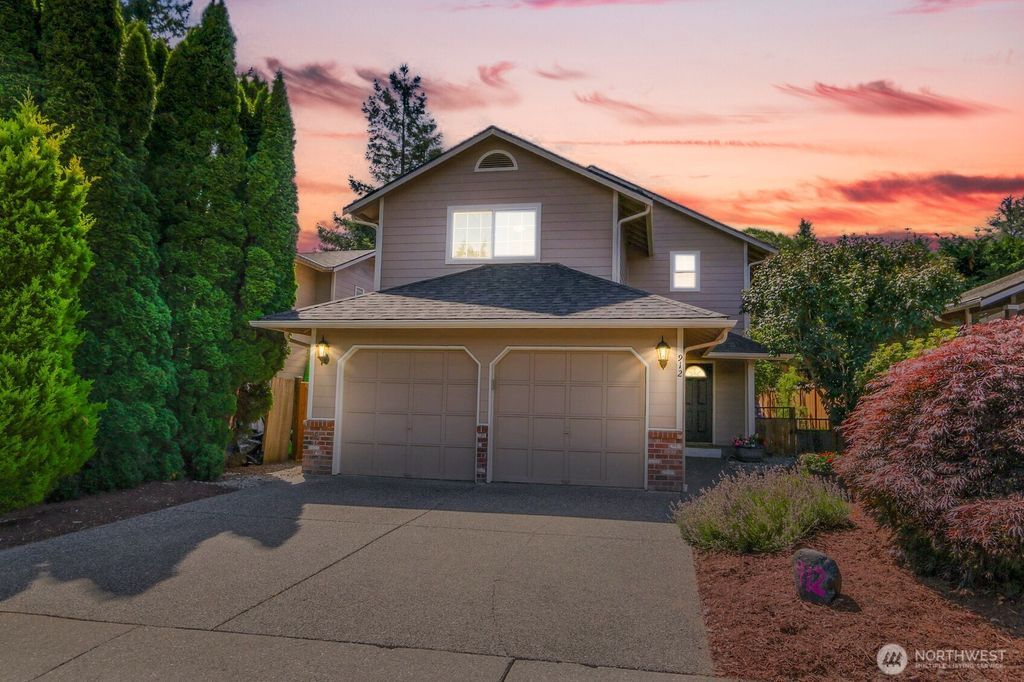 Photo of 912 Harrison Avenue, Snohomish, WA 98290 (MLS # 2412777)