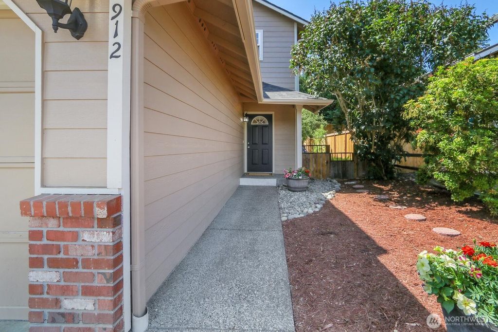 Photo of 912 Harrison Avenue, Snohomish, WA 98290 (MLS # 2412777)