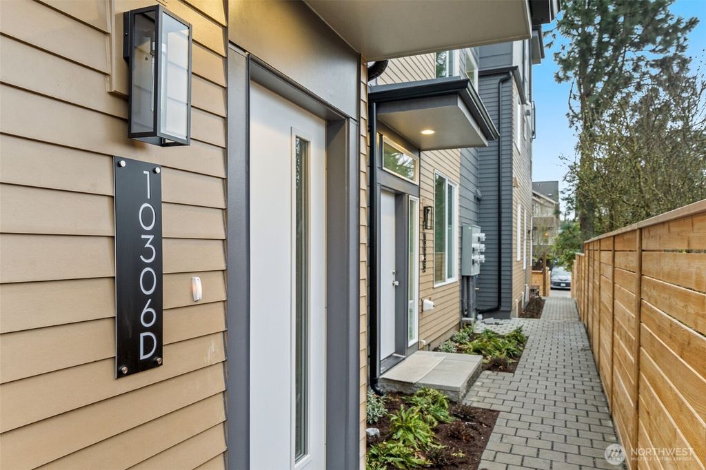 Photo of 10306 D Midvale Avenue N, Seattle, WA 98133 (MLS # 2338302)